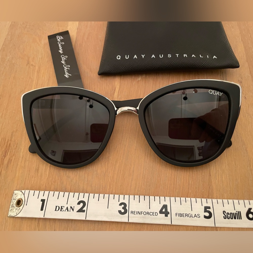 Quay “My Girl” sunglasses